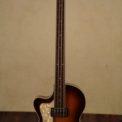 Left Handed Hofner Club Bass 500/2 With Hofner Flight Case AND FREE GIFT!! image 3