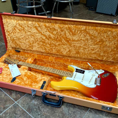 Fender Player Plus Stratocaster with Maple Fretboard 2023 - Tequila Sunrise image 2