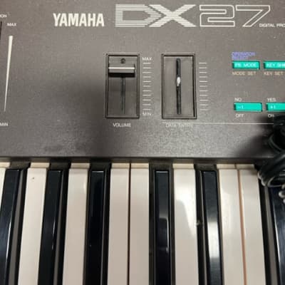 Yamaha DX27 Programmable Algorithm Synthesizer 1985 - Black image 3