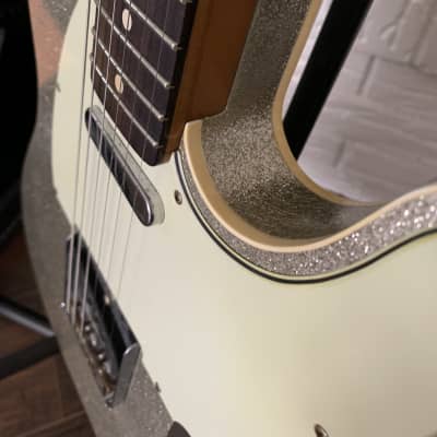 Fender Fender Custom Shop Limited-Edition Platinum Anniversary '63 Telecaster Journeyman Relic Electric Guitar '21 - Aged Silver Sparkle w/matching headstock image 4