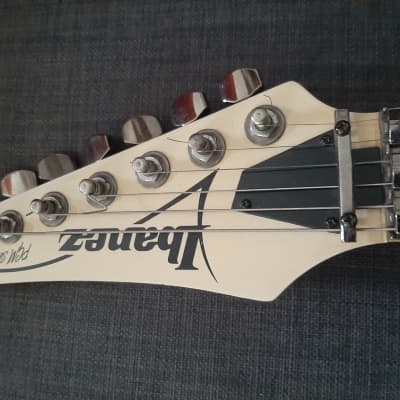 Ibanez PGM30-WH Paul Gilbert Signature with Lo TRS II Tremolo 1995 - 2002 - White image 5