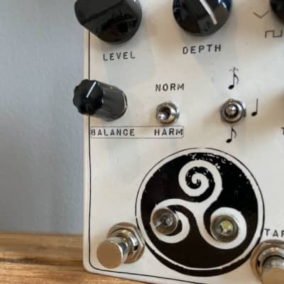 Sonic Fields Holy Tremity tremolo - B-stock! image 3
