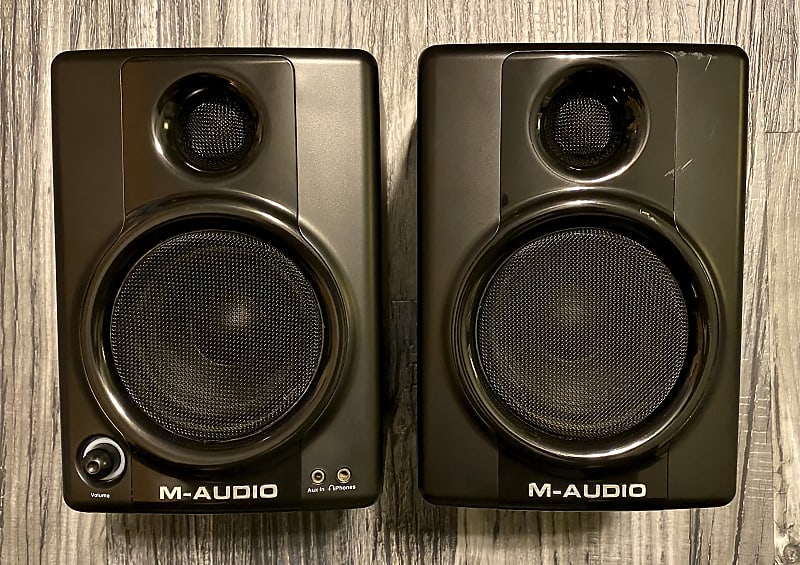 Av40 speakers store