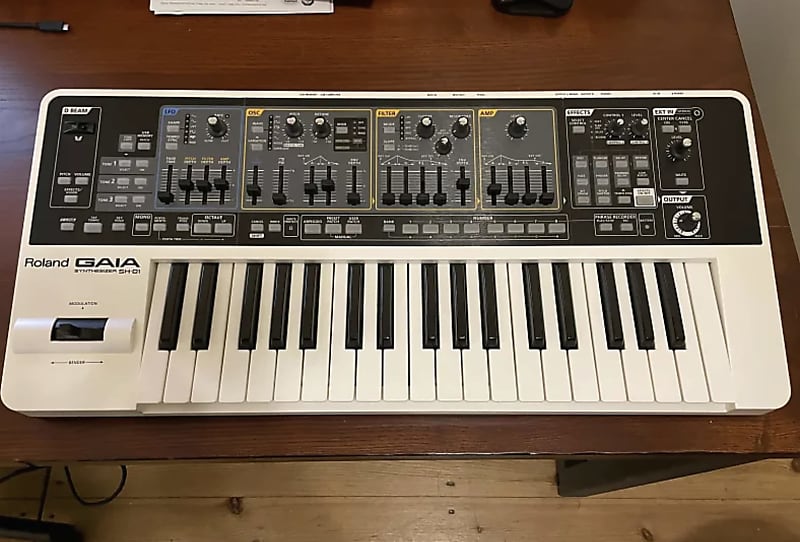 Roland SH-01 GAIA 37-Key Digital Synthesizer | Reverb