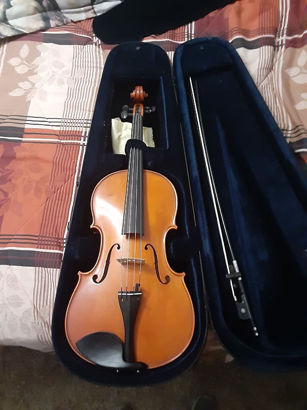Gliga 17" Viola 2008 With Case, Pitch Pipe, Rosin, Bow and Fine Tuners image 1
