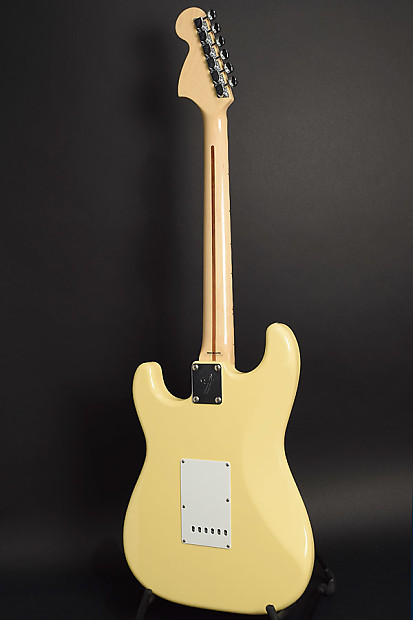 最も優遇の Fender Japan ST-YJM Yngwie Malmsteen Signature Yellow White ギター