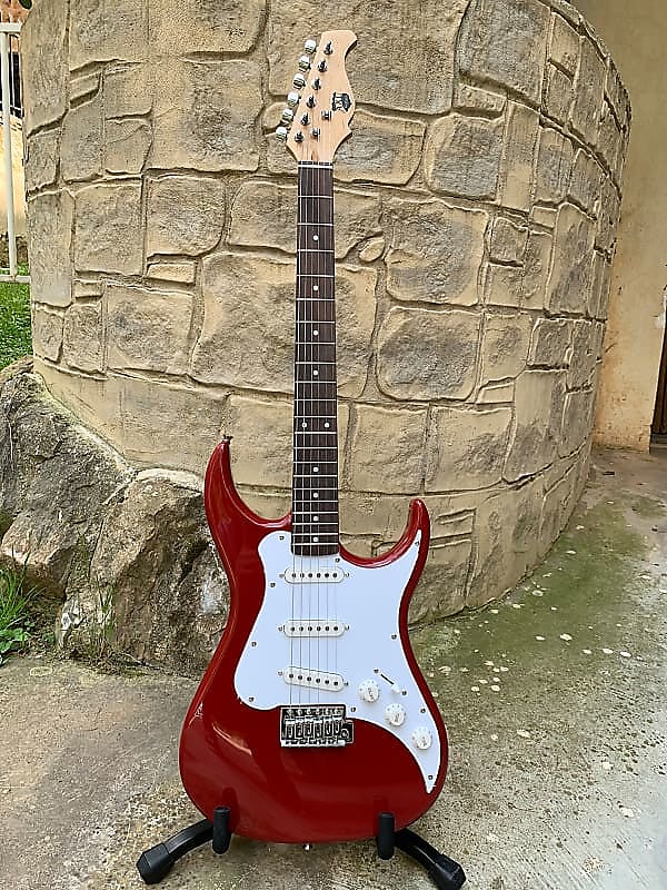 AXL AS-750 Headliner Stratocaster 2000s NOS Red image 1