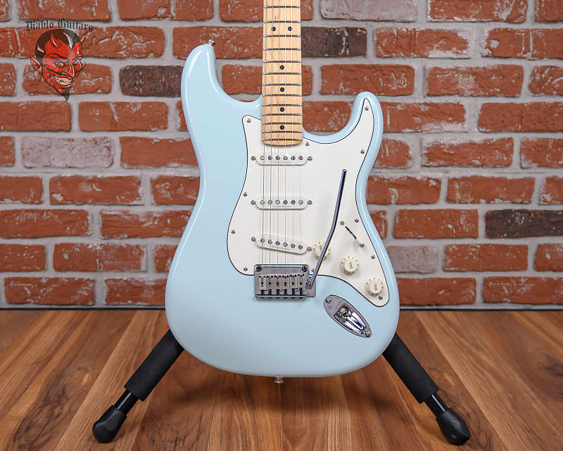 【美品】Squier Deluxe Stratocaster Squier Deluxe Strat - Pearl White | Sweetwater
