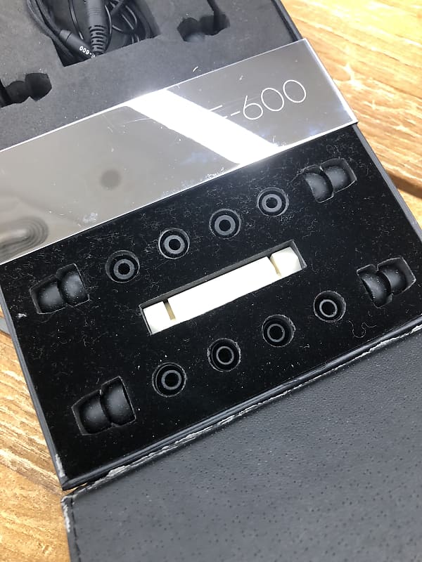 Hifiman Re-600 In-Ear Monitors (earphones)  			