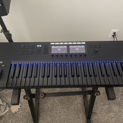 Native Instruments Komplete Kontrol S49 limited edition