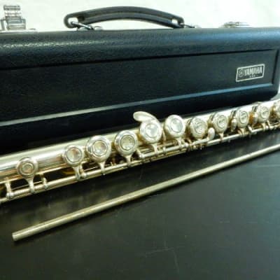 Yamaha YFL-225S Flute, Japan, with case image 4