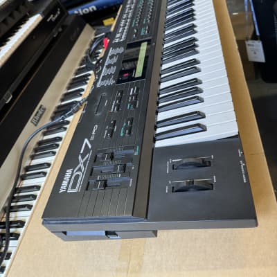 Yamaha DX7IIFD 16-Voice Synthesizer /Keyboard with Floppy Drive ,Clean //ARMENS// image 4