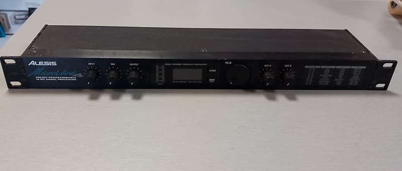 ALESIS Microverb 4 Multieffetto Digitale Midi Stereo a Rack image 1