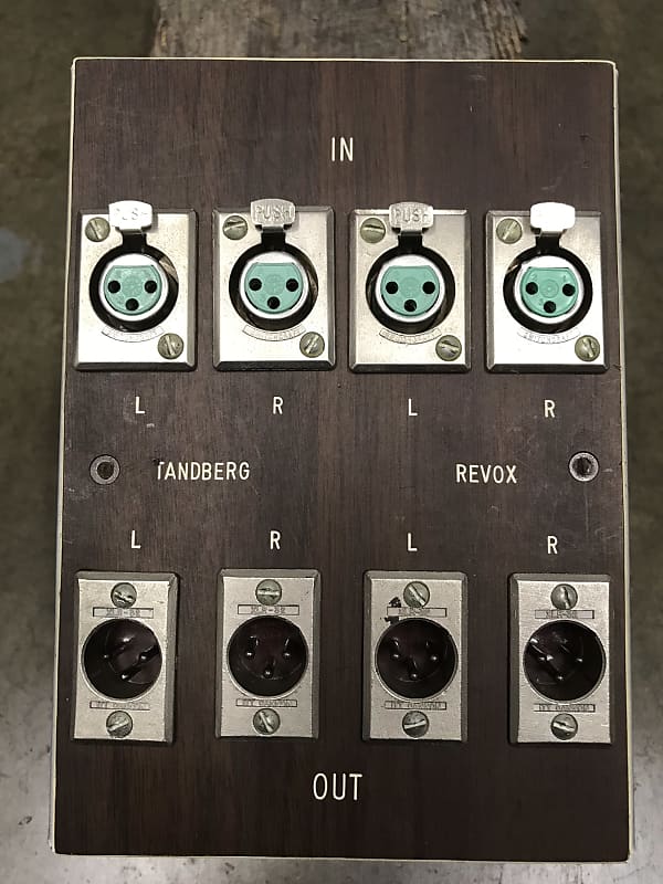 Switchcraft 8 XLR Male / Female Patch Panel Input Output Jack Reverb