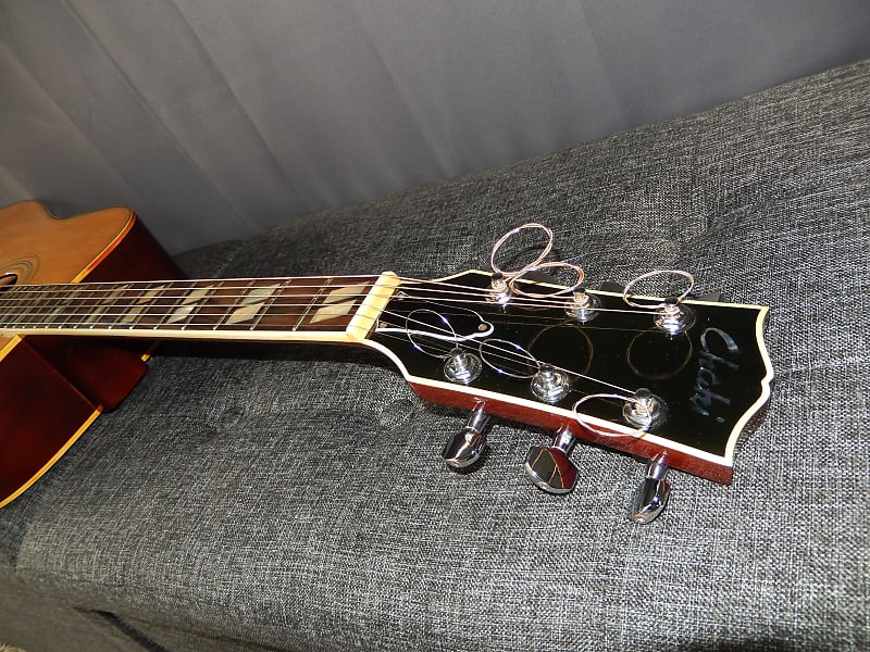 MADE IN JAPAN - CHAKI W50 1975 - MAGNIFICENT - GIBSON CLASS