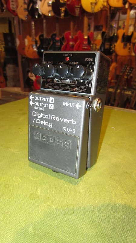 Boss RV-3