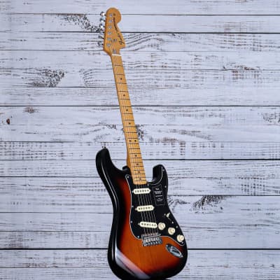 *DEMO* Fender Vintera II '70s Stratocaster Guitar | 3-Color Sunburst image 5