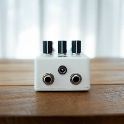 FFX Pedals All You Can Boost - White image 4