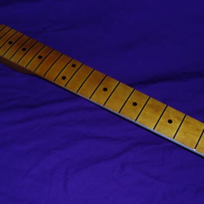 21 Jumbo Fret Relic 9.5 Radius C Stratocaster Vintage Allparts Fender Licensed Maple Neck image 3