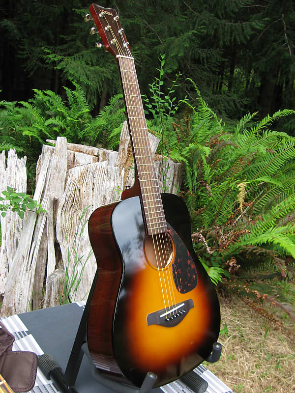 Yamaha JR2S Solid Spruce Top