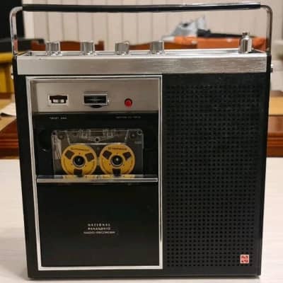 Kenwood TM 732A triband radio tranceiver with mic in very