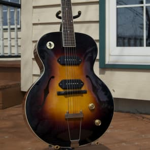 The Loar LH-319VS Archtop - Carved top, P90s image 1