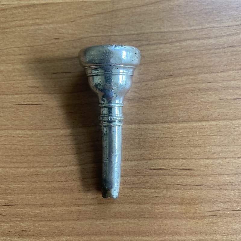 Unmarked Deep Mouthpiece Reverb