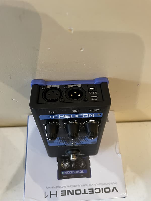 新しいスタイル 美品！TC HELICON VOICETONE H1 ギター