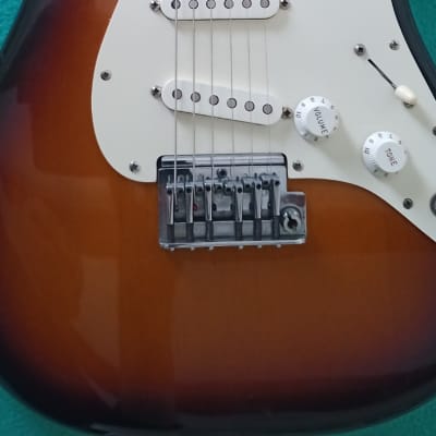 Fender "Dan Smith" Stratocaster Two Knobs with Maple Fretboard 1981 - 1983 Brown Sunburst image 3