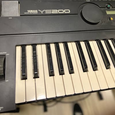 Yamaha YS200 FM Synthesizer image 2