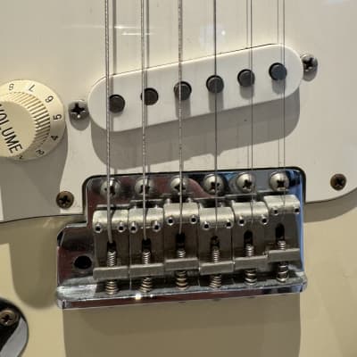 Fender Jimi Hendrix Artist Series Tribute Stratocaster 1997 Olympic White image 6