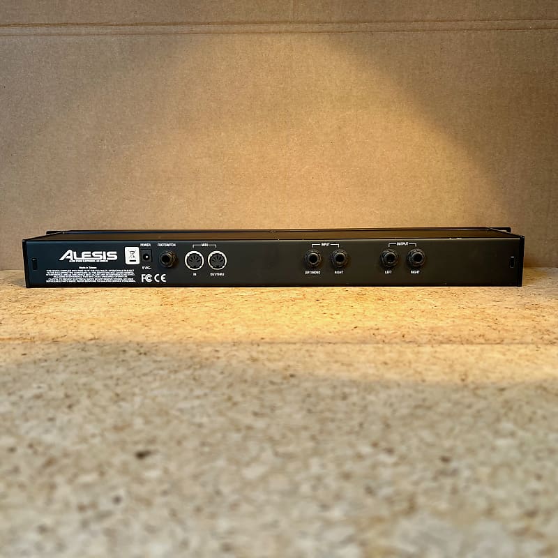 Alesis MicroVerb 4 18-Bit Signal Processor | Reverb