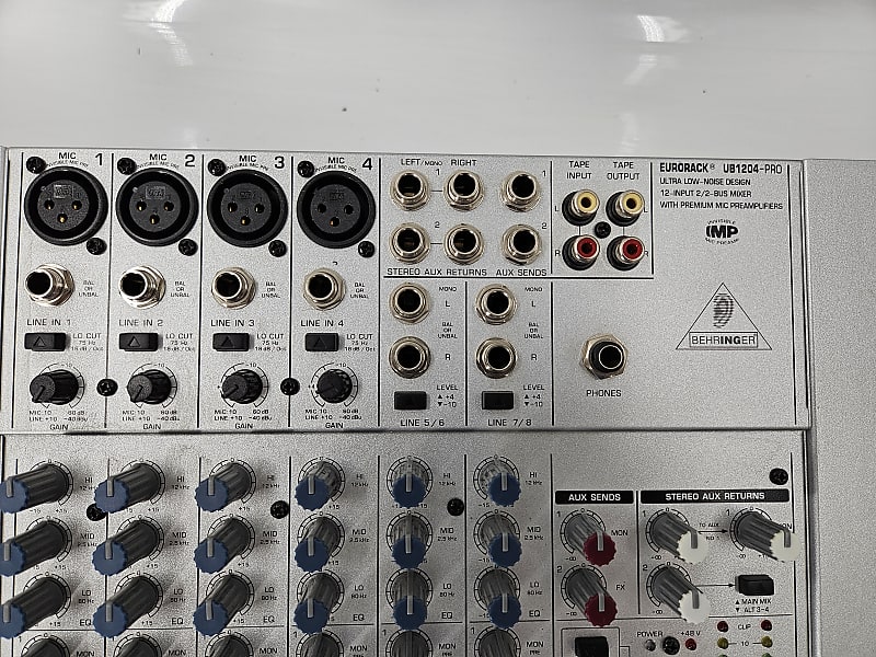 Behringer Eurorack UB1204FX-Pro 12-Input 2/2-Bus Mixer