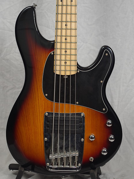 Ibanez ATKシリーズ ブラックエレキベース　ATK305RM 黒 Ibanez ATKシリーズ ブラックエレキベース ATK305RM Ibanez