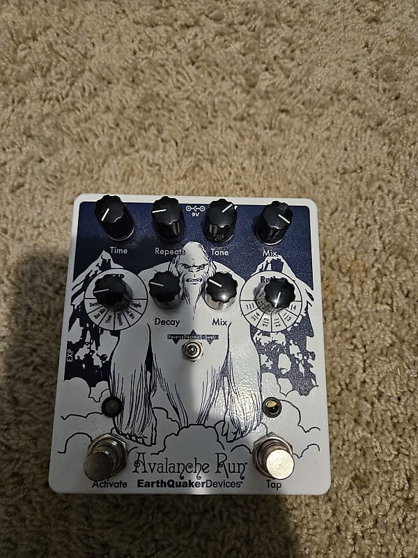 EarthQuaker Devices Avalanche Run Stereo Reverb & Delay with Tap Tempo V2
