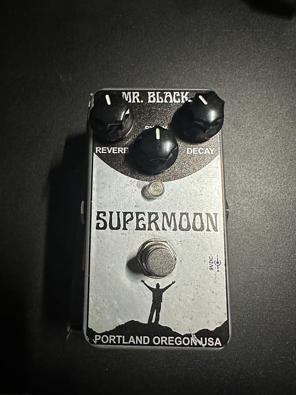 Mr. Black Supermoon Chrome