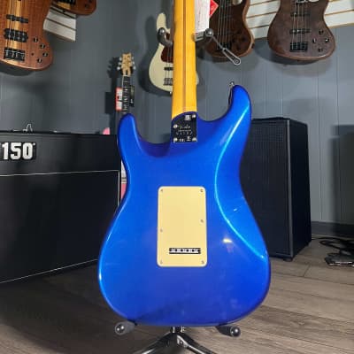 Fender American Ultra Stratocaster HSS Cobra Blue w/ Rosewood Fretboard image 6