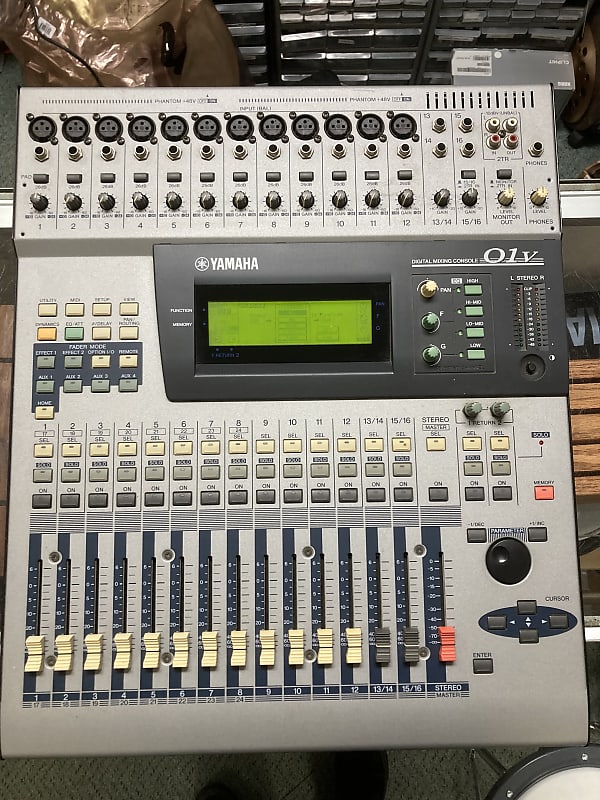 Yamaha O1V digital mixer Reverb