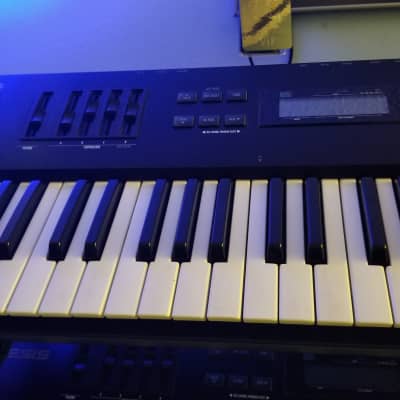 Alesis Qs6.1 Keyboard Synthesizer