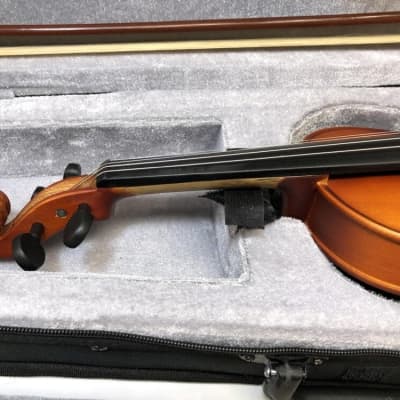 Pre-owned Mendini - 1/2 size Violin Outfit - Setup and ready to play. image 3
