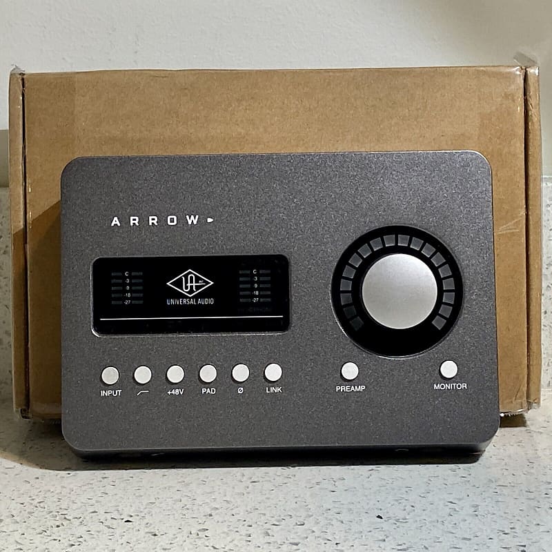 Universal Audio Arrow 2x4 Thunderbolt 3 Interface with Solo