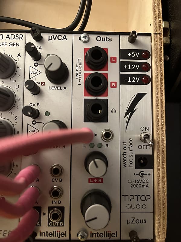 Intellijel Outs Stereo Line Out / Headphones Eurorack Synth