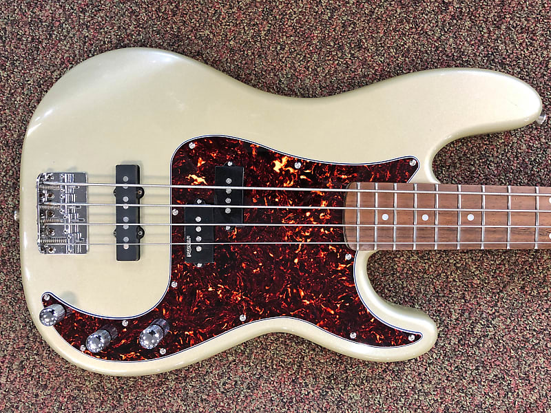 20th Anniversary 2002 Squier Standard Precision Bass high quality (Special Shoreline Gold)