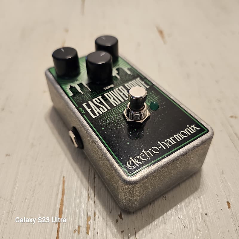 Electro-Harmonix East River Drive