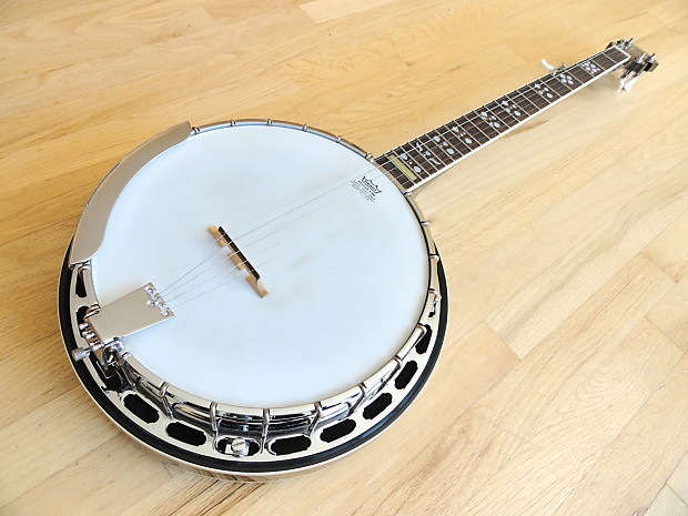 Epiphone Masterbuilt MB-250 Five String Banjo w/ Soft Case