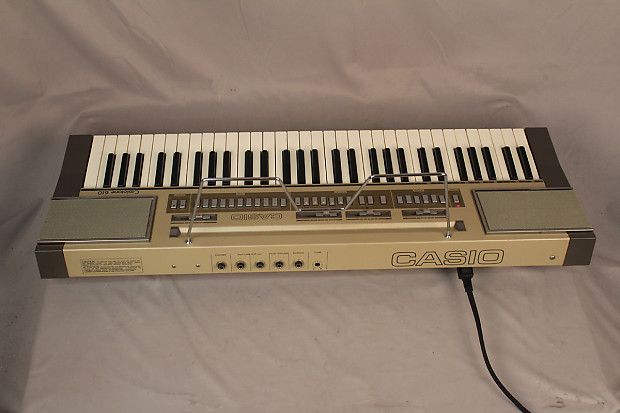 Used Casio Tone CT 610 Electronic Portable Keyboard with power supply and manual
