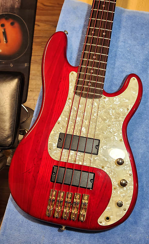 Squier precision bass protone 1997年製 Squier Pro Tone Precision Bass V 1997 | Reverb