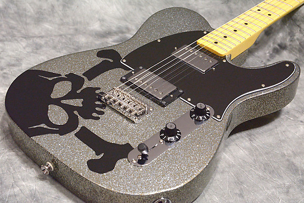 Squier by Fender Telecaster Skull Silver Dark Silver Sparkle Haruna  Signature Model