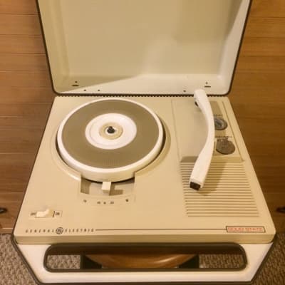 Vintage GE Portable Record Player orders