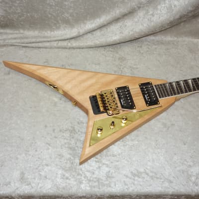 Jackson Rhoads V JS32 Gloss Black w/ Red Bevels and Jackson Jackson Rhoads V JS32 Gloss Black w/ Red Bevels and Jackson